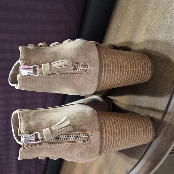 JUST FAB Taupe Suede, Side Lace Boot With Tassle Back. Size 9. Worn Once. - Picture 7 of 8